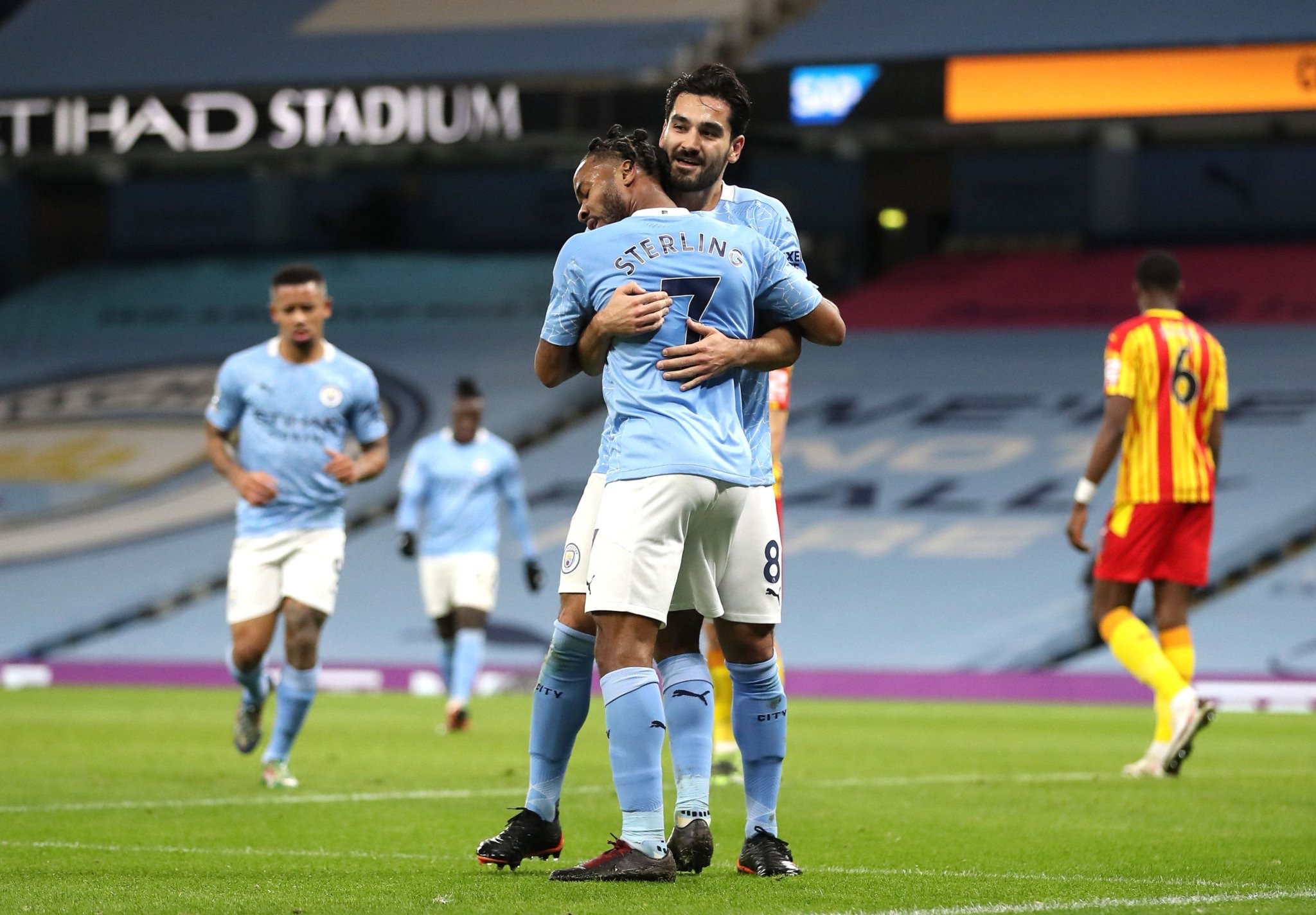 据赛场情况 据赛场情况